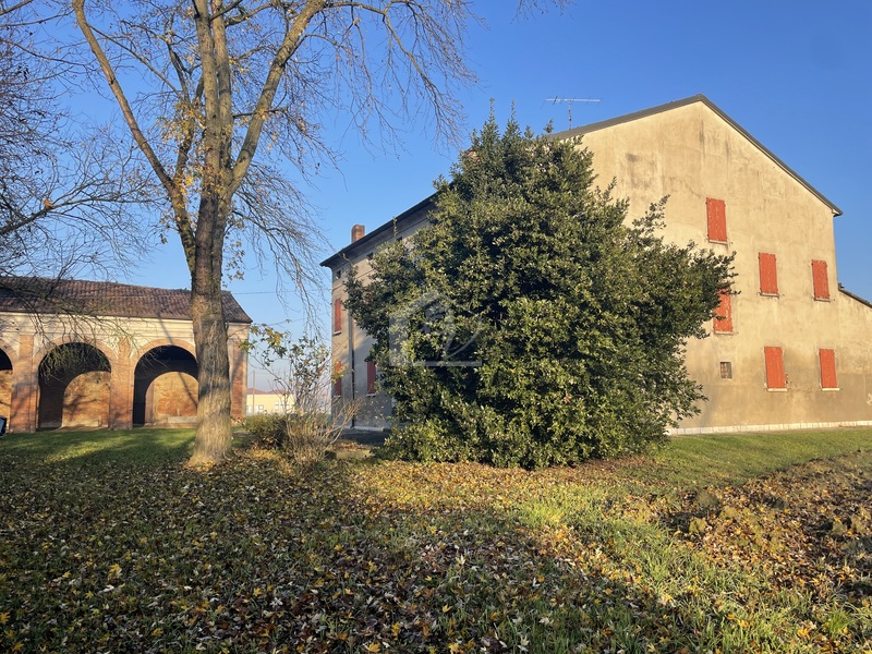 Rustico/casale in vendita a Suzzara frazione