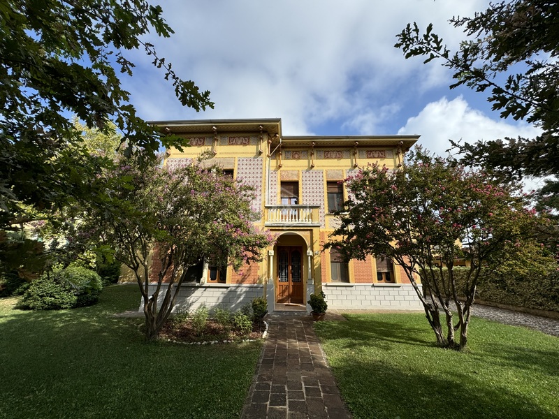 Villa in vendita a Suzzara centro